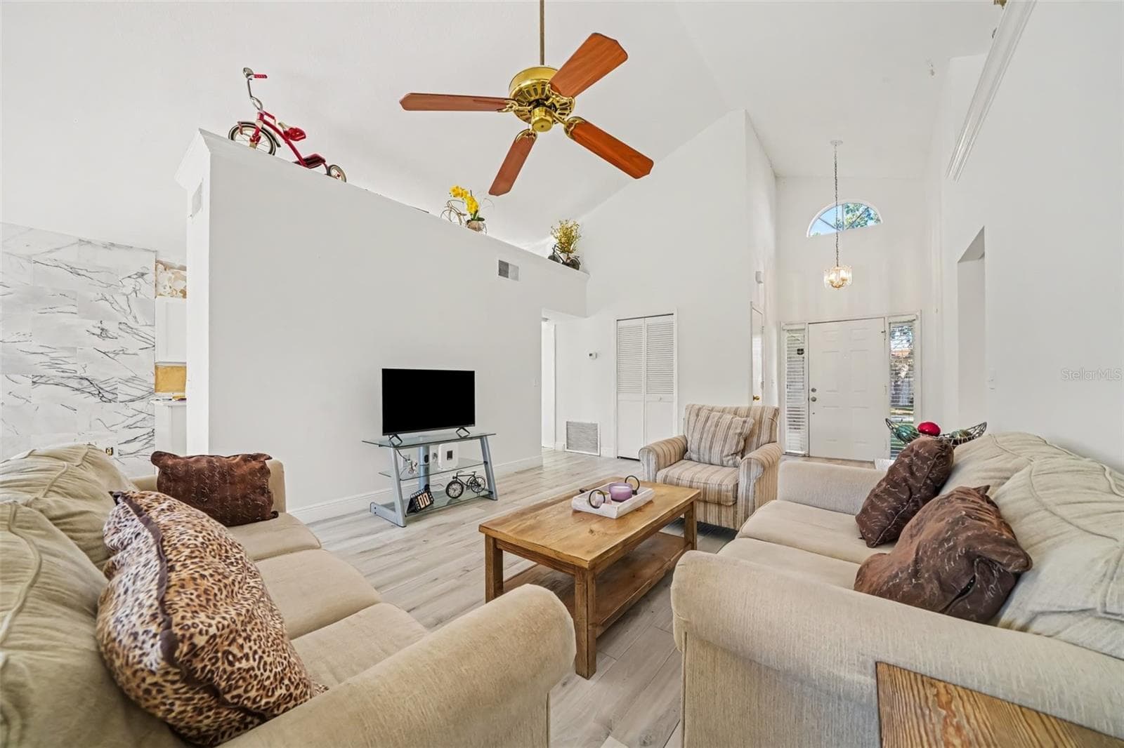 Single Family Residence at 14646 MUSKET FIRE LN, ORLANDO, photo 7 of 25