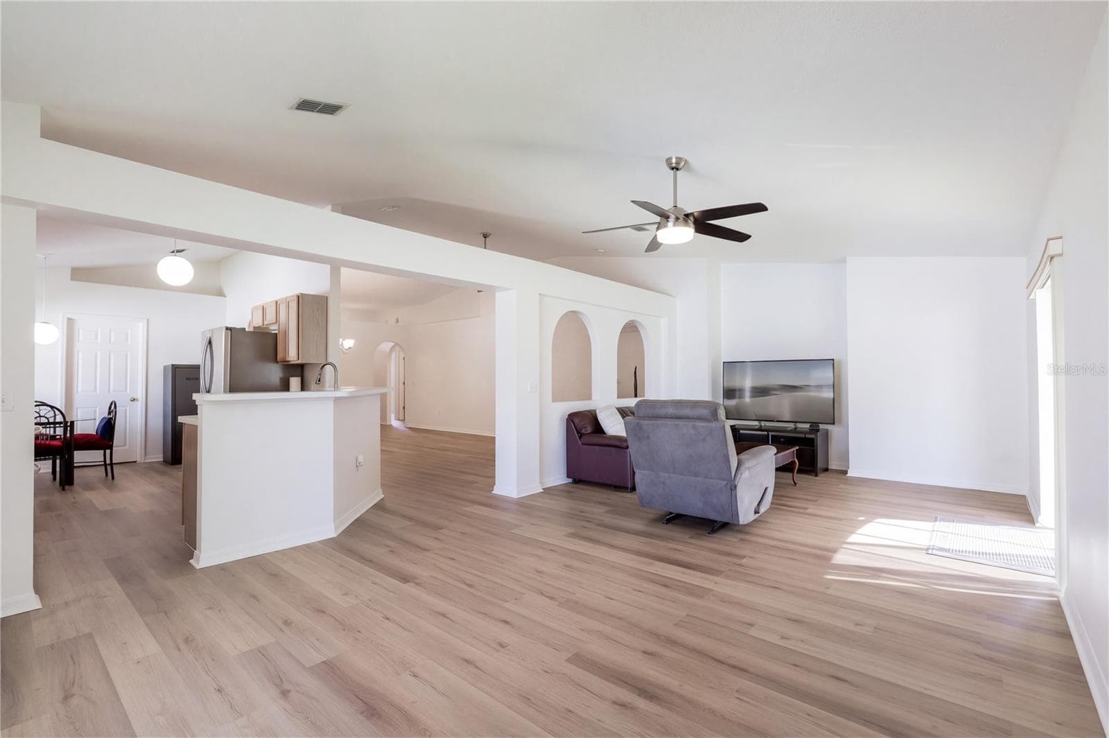 Single Family Residence at 359 VELVETEEN PL, CHULUOTA, photo 9 of 35