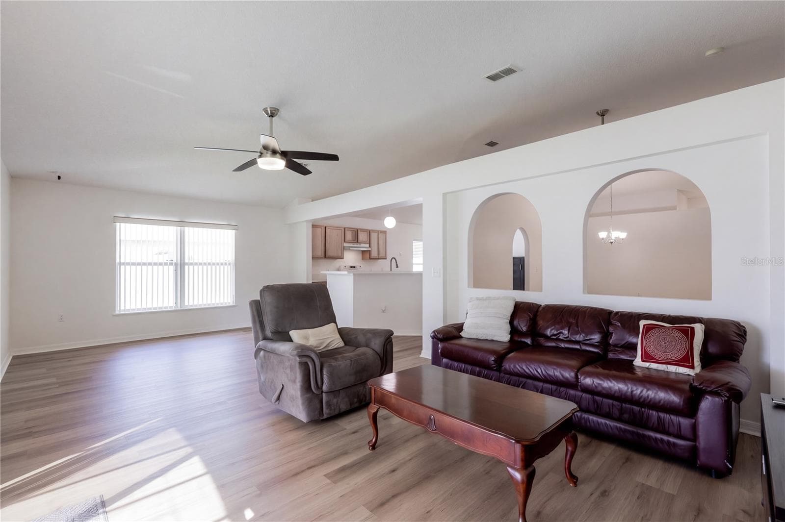 Single Family Residence at 359 VELVETEEN PL, CHULUOTA, photo 11 of 35