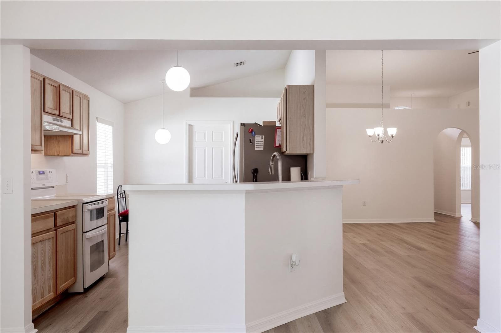 Single Family Residence at 359 VELVETEEN PL, CHULUOTA, photo 13 of 35