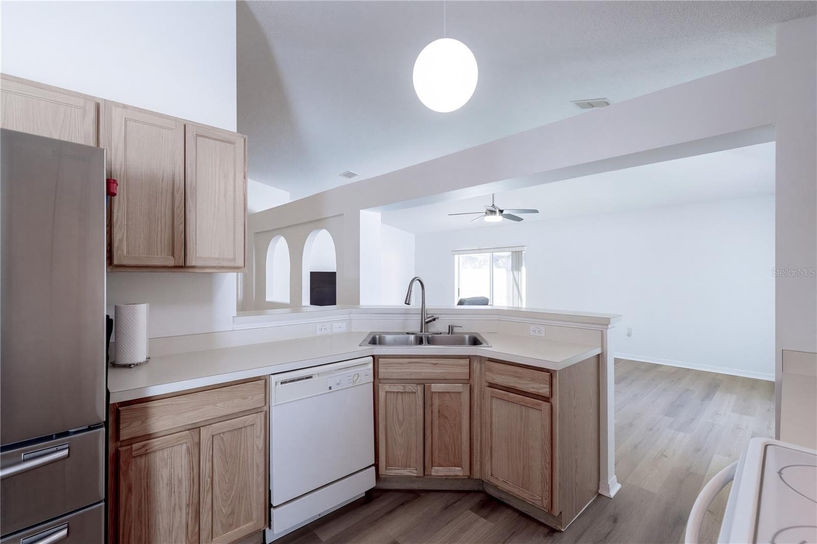 Single Family Residence at 359 VELVETEEN PL, CHULUOTA, photo 14 of 35