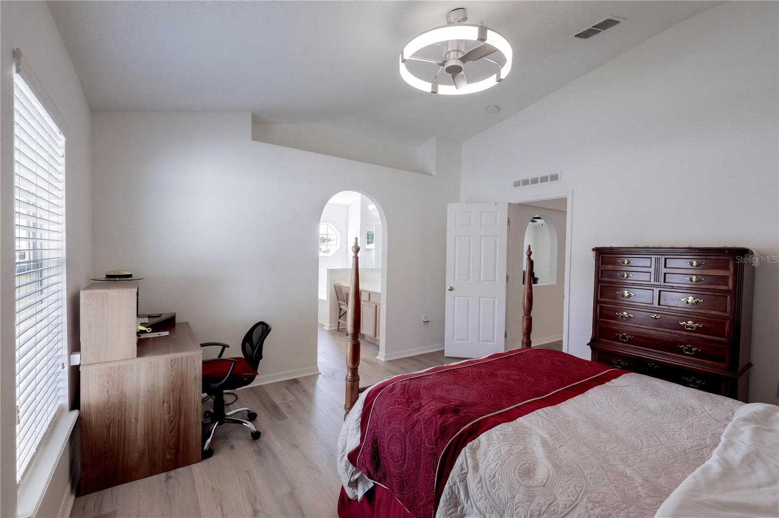 Single Family Residence at 359 VELVETEEN PL, CHULUOTA, photo 18 of 35