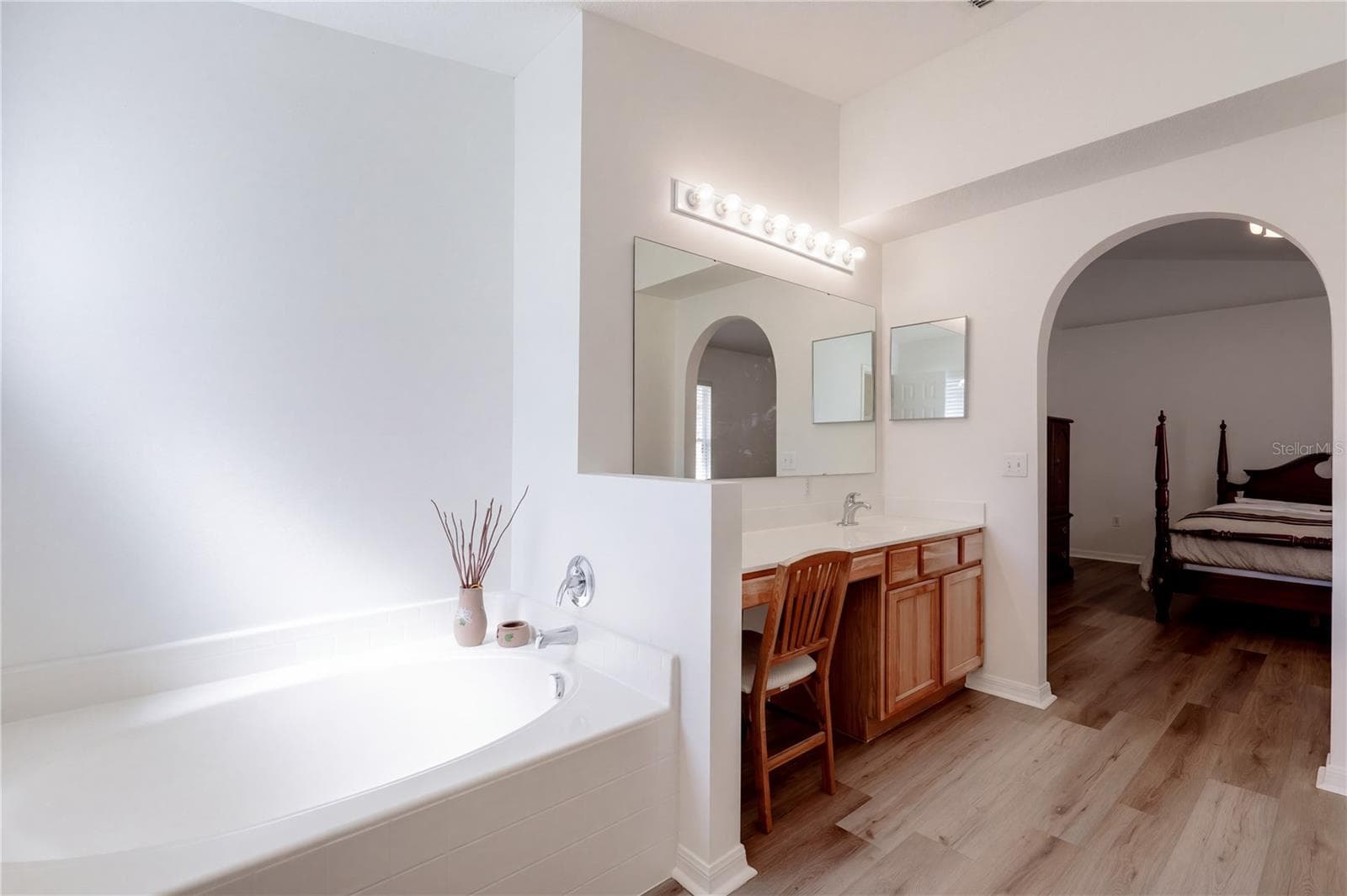 Single Family Residence at 359 VELVETEEN PL, CHULUOTA, photo 20 of 35
