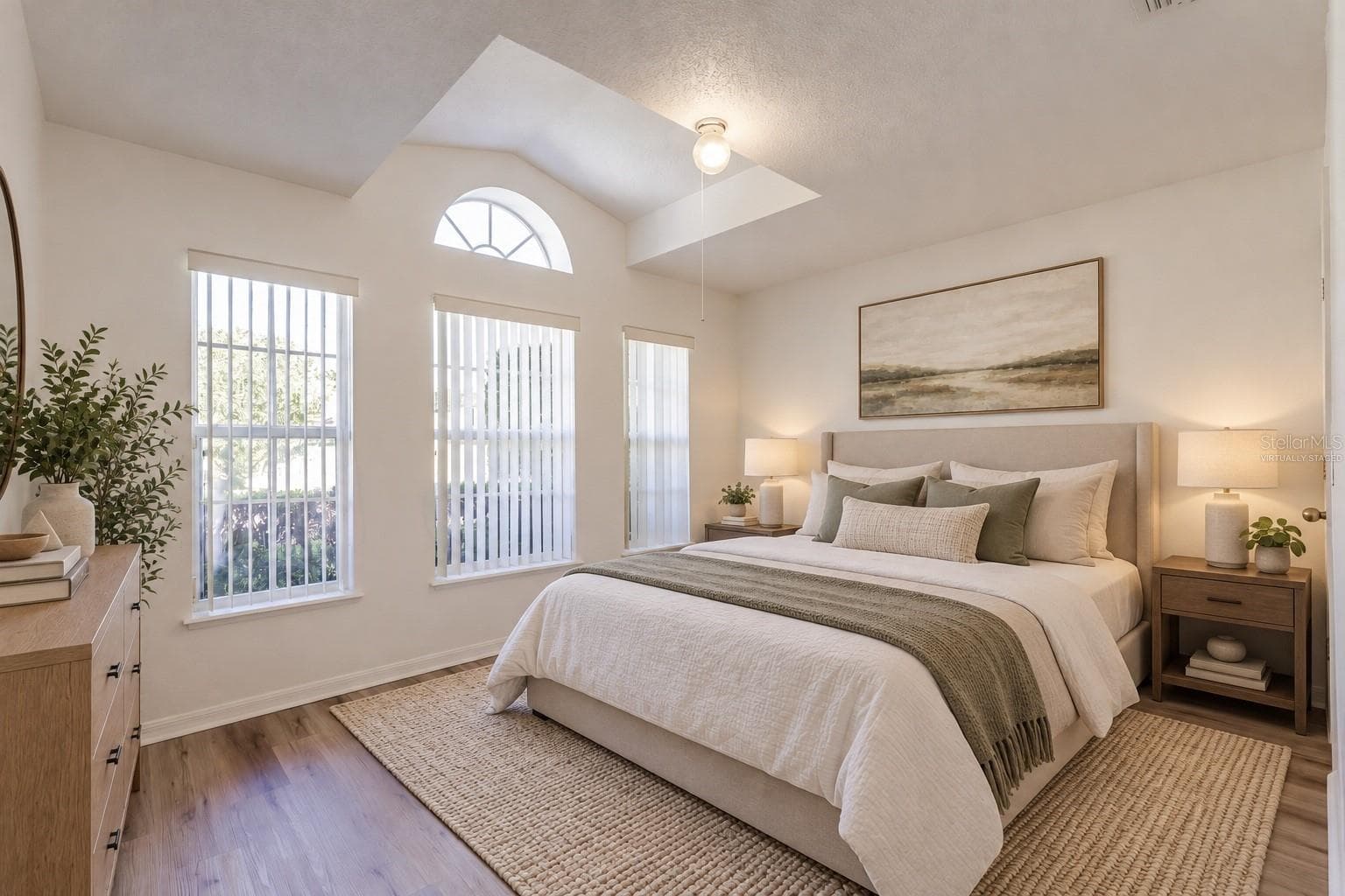 Virtually Staged - 359 VELVETEEN PL, CHULUOTA