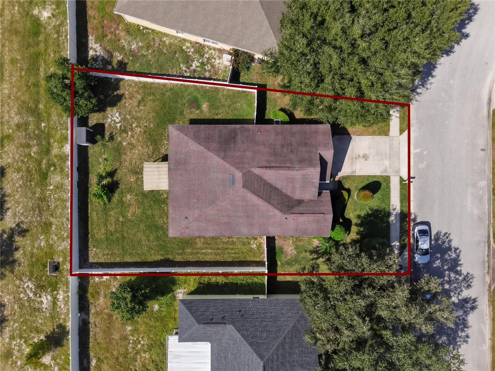 Single Family Residence at 359 VELVETEEN PL, CHULUOTA, photo 32 of 35