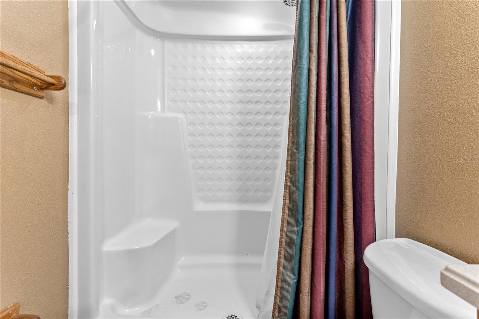 Secondary Bath - 1818 CROWNWOOD DR, ORLANDO