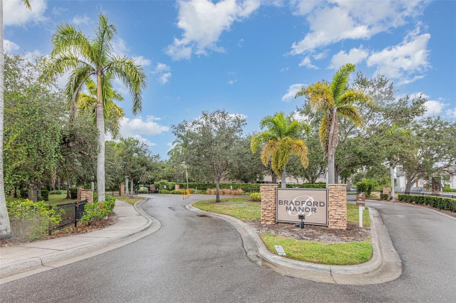 GATED Community! - 1125 GRANTHAM DR, SARASOTA