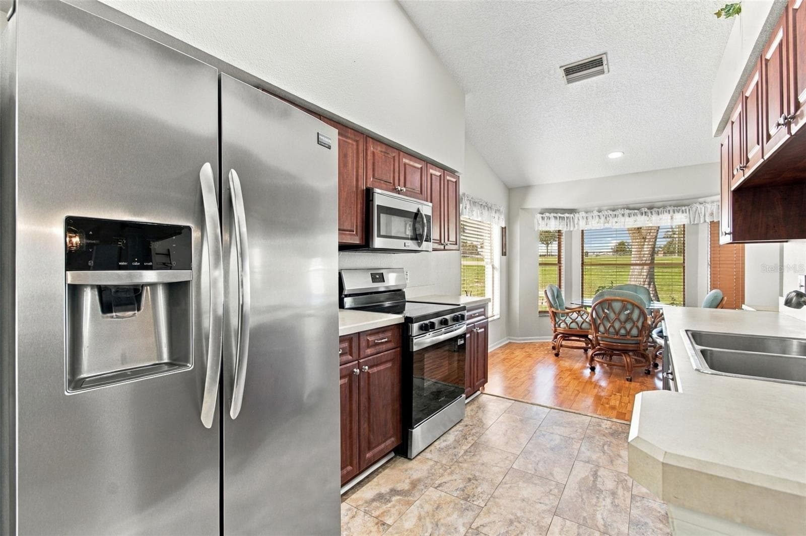 Villa at 11115 SUN TREE RD, HUDSON, photo 14 of 61