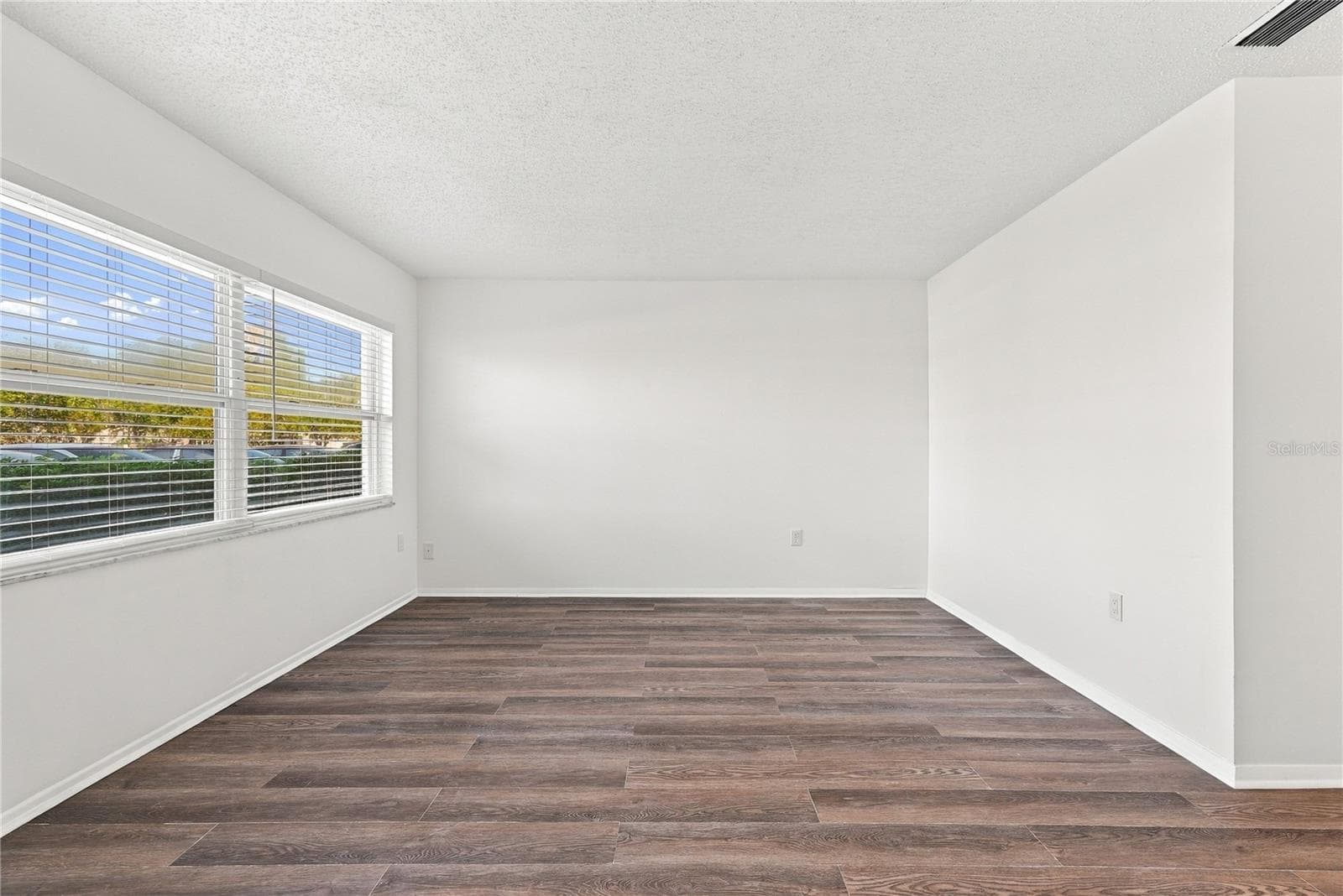 Condominium at 5060 76TH AVE N #105, PINELLAS PARK, photo 7 of 34