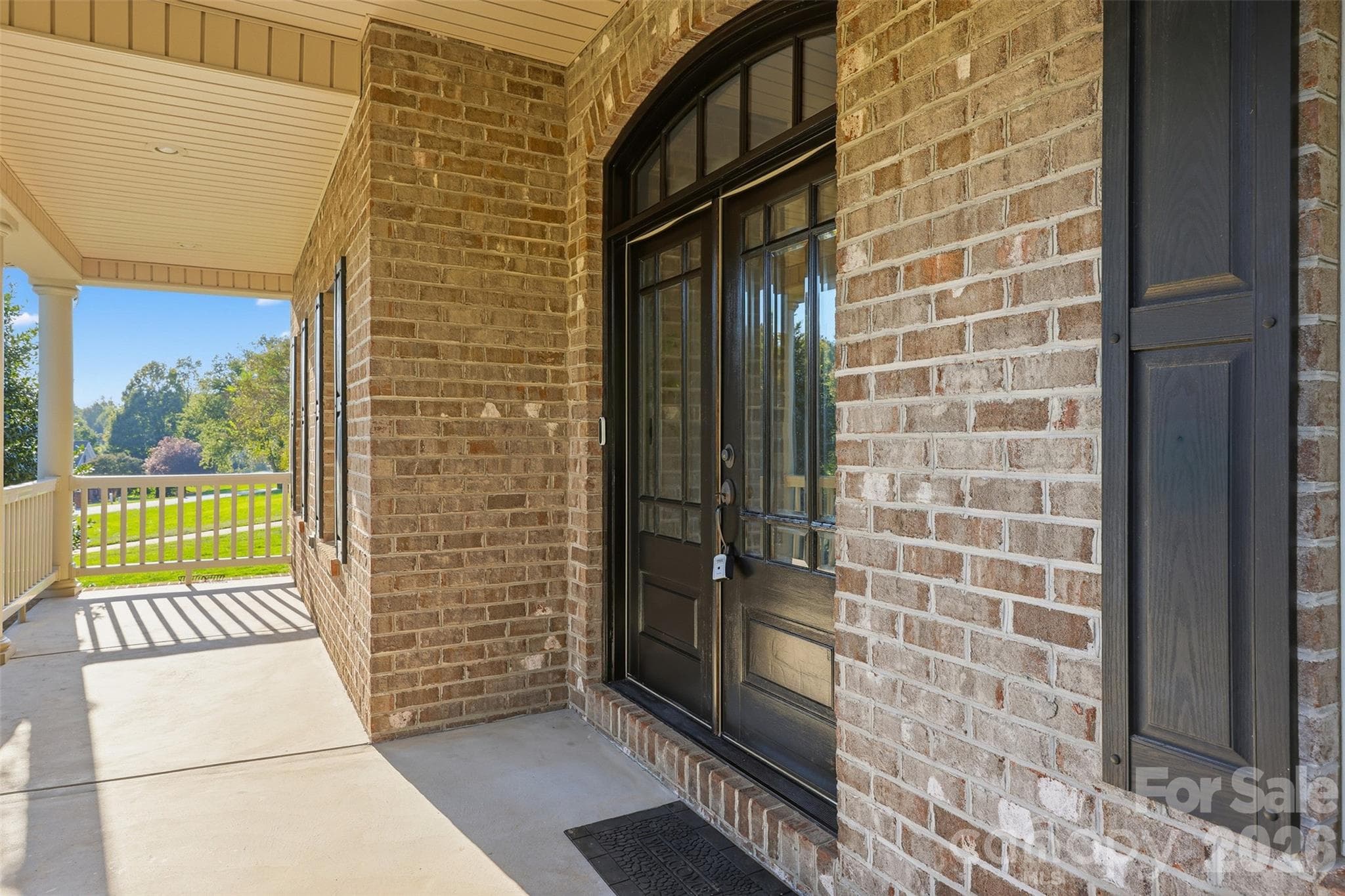 Single Family Residence at 1163 Willow Creek Drive, Newton, photo 3 of 45