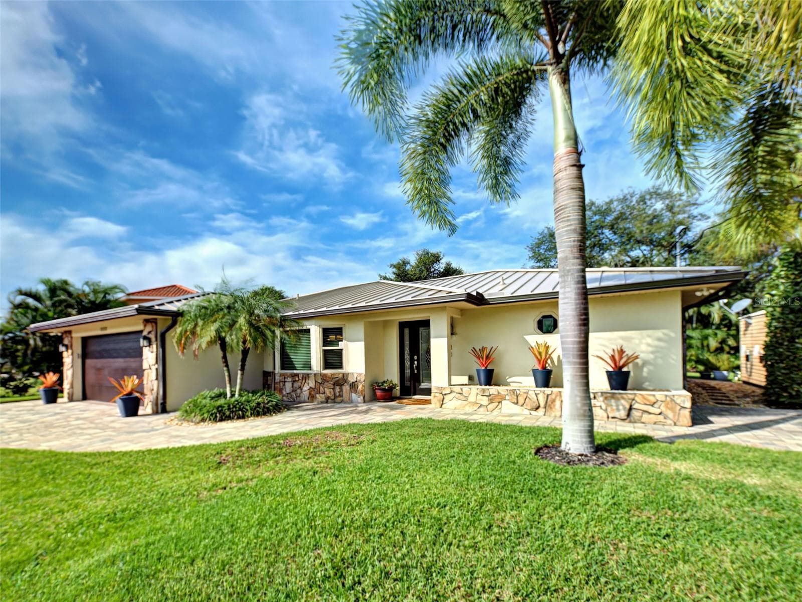 Single Family Residence at 800 OSPREY ST, VENICE, photo 4 of 57