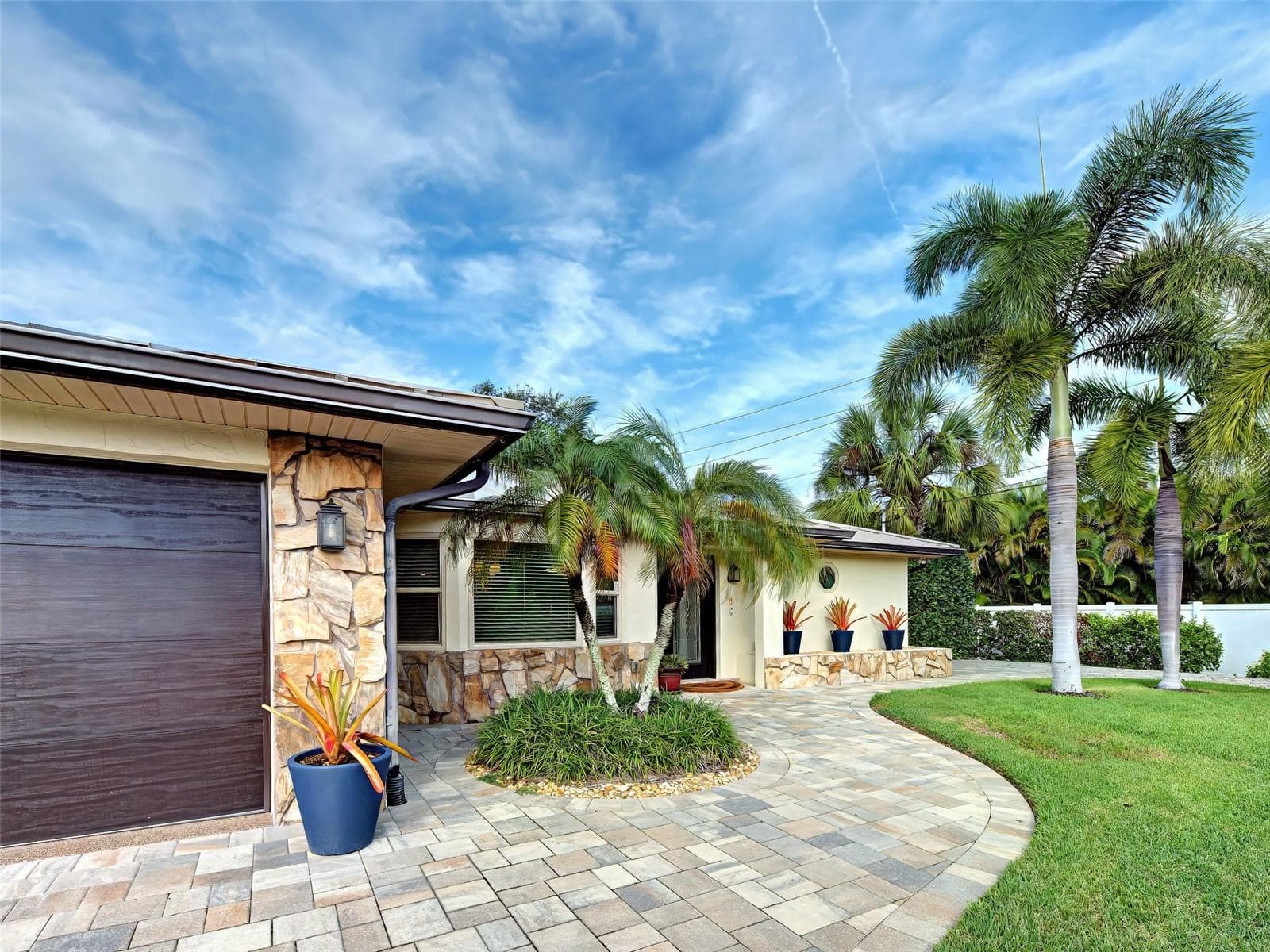 Single Family Residence at 800 OSPREY ST, VENICE, photo 5 of 57