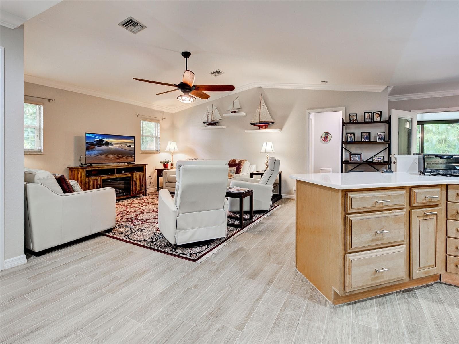 Single Family Residence at 800 OSPREY ST, VENICE, photo 22 of 57