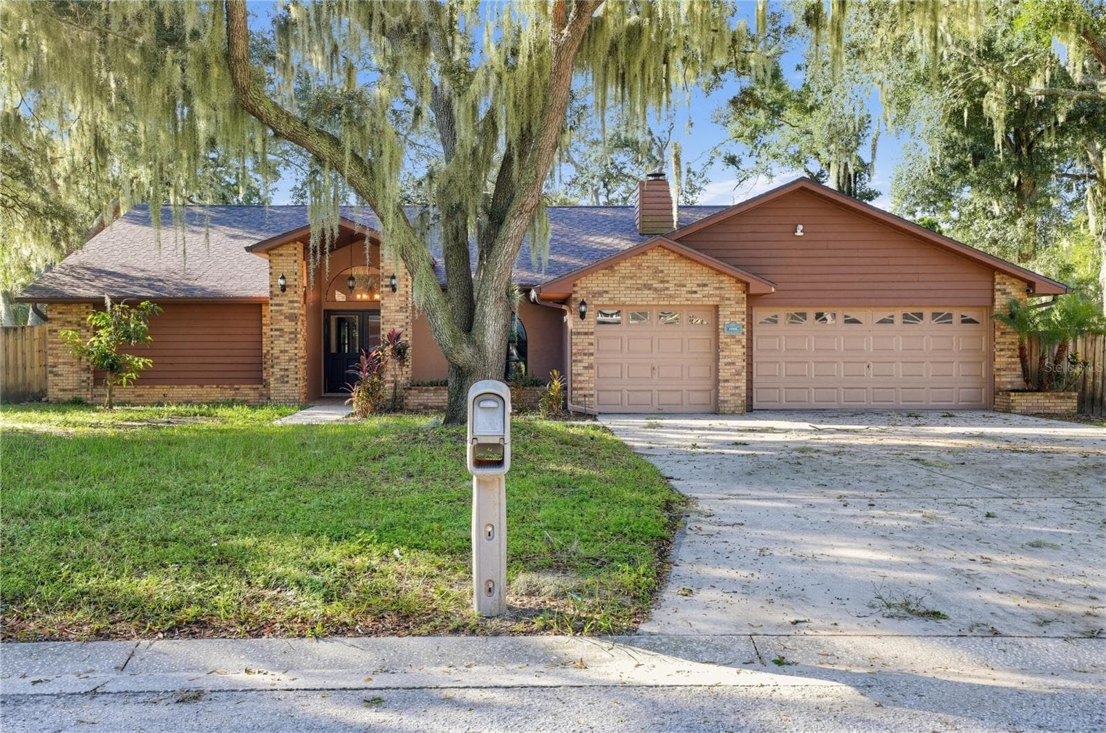 1005 HOLLYBERRY CT