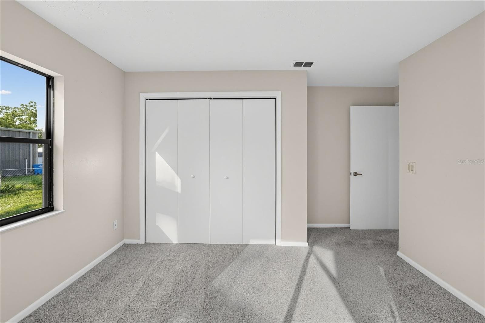 Single Family Residence at 1005 HOLLYBERRY CT, BRANDON, photo 20 of 32