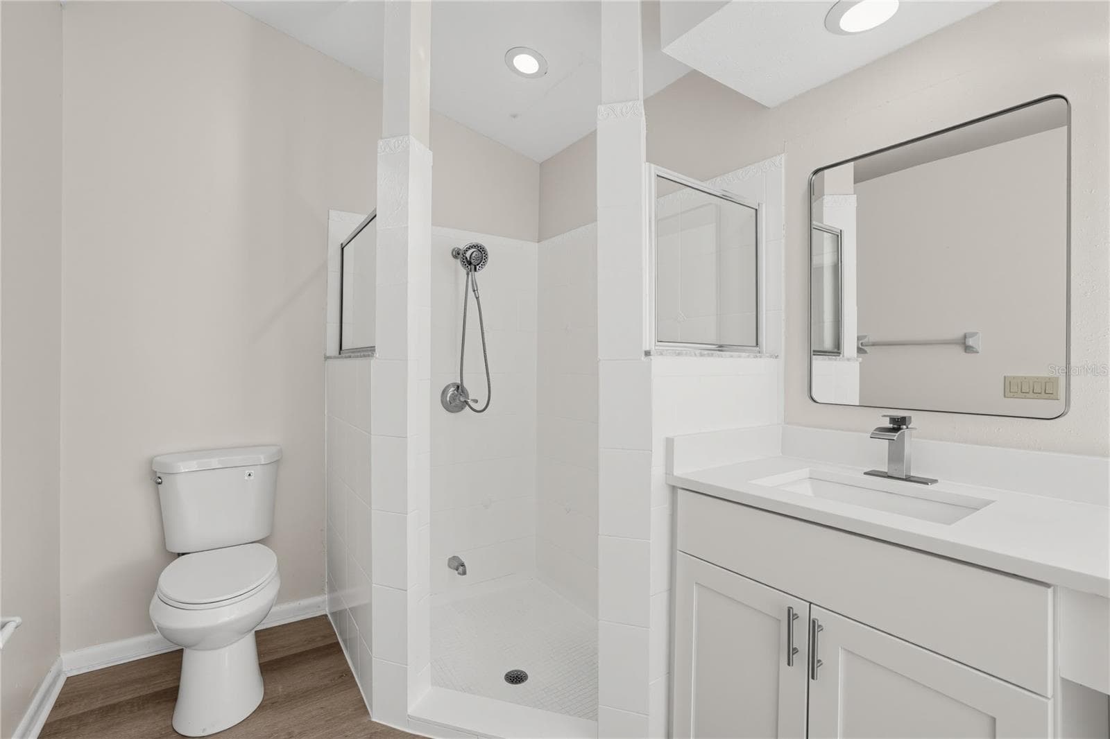 Single Family Residence at 1005 HOLLYBERRY CT, BRANDON, photo 23 of 32