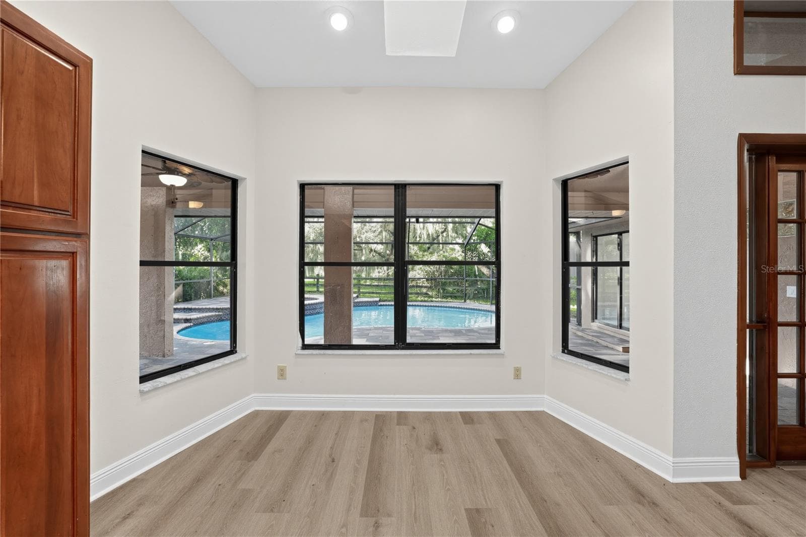 Single Family Residence at 1005 HOLLYBERRY CT, BRANDON, photo 27 of 32