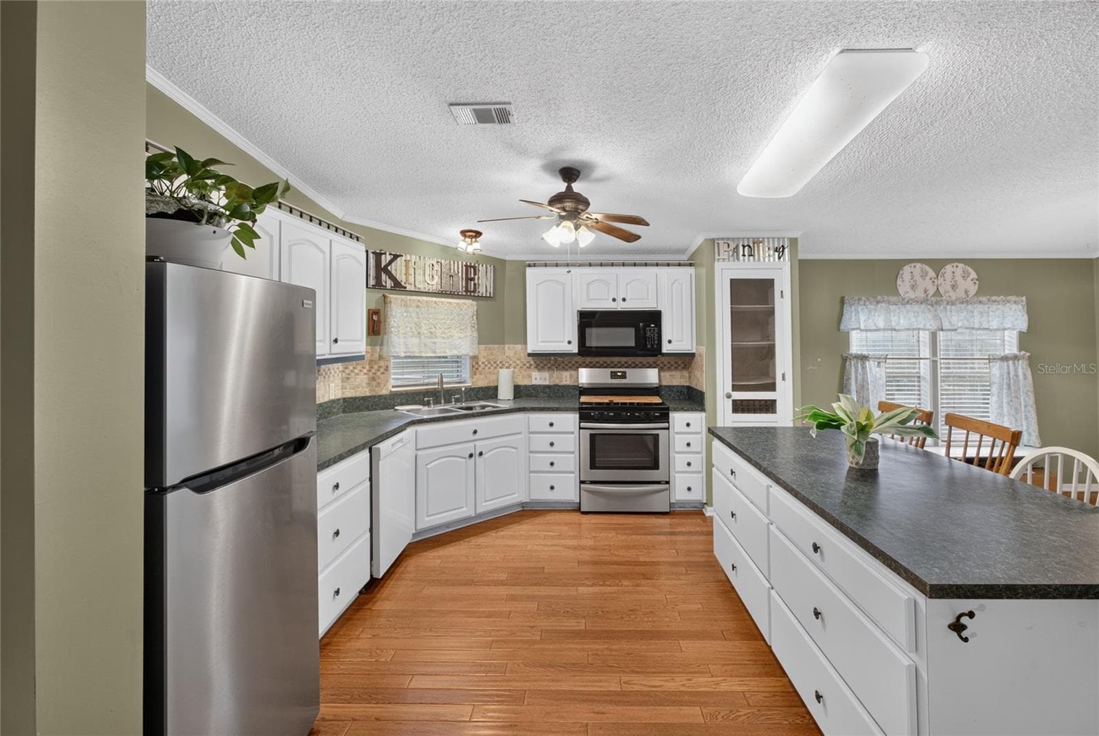 Manufactured Home at 7990 FLORAL RIDGE CIR, KEYSTONE HEIGHTS, photo 20 of 52