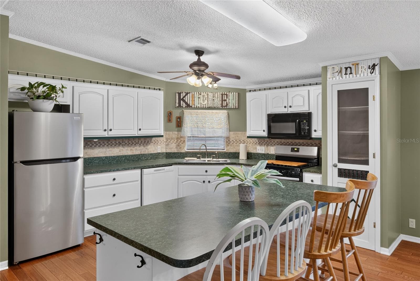 Manufactured Home at 7990 FLORAL RIDGE CIR, KEYSTONE HEIGHTS, photo 22 of 52