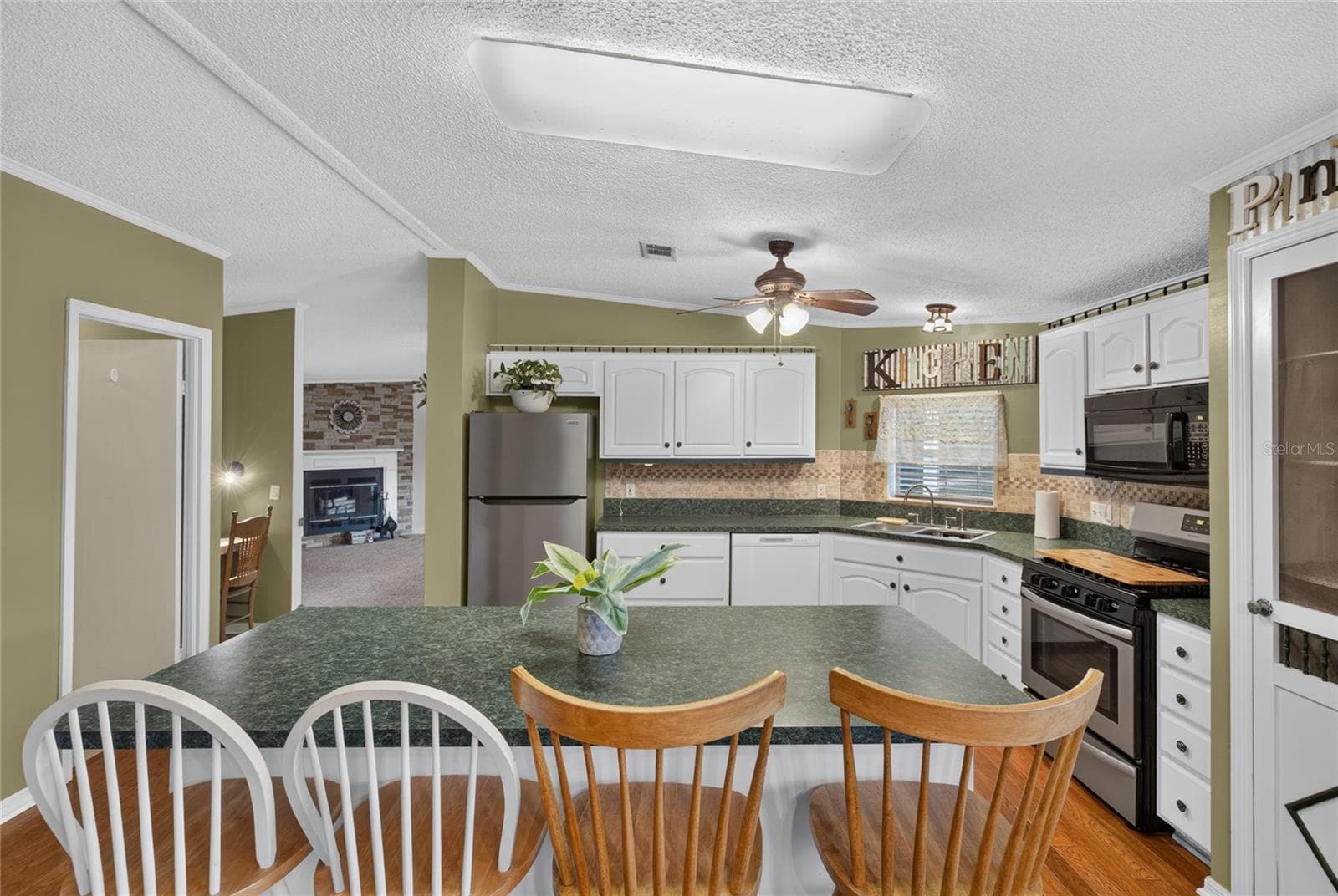Manufactured Home at 7990 FLORAL RIDGE CIR, KEYSTONE HEIGHTS, photo 24 of 52