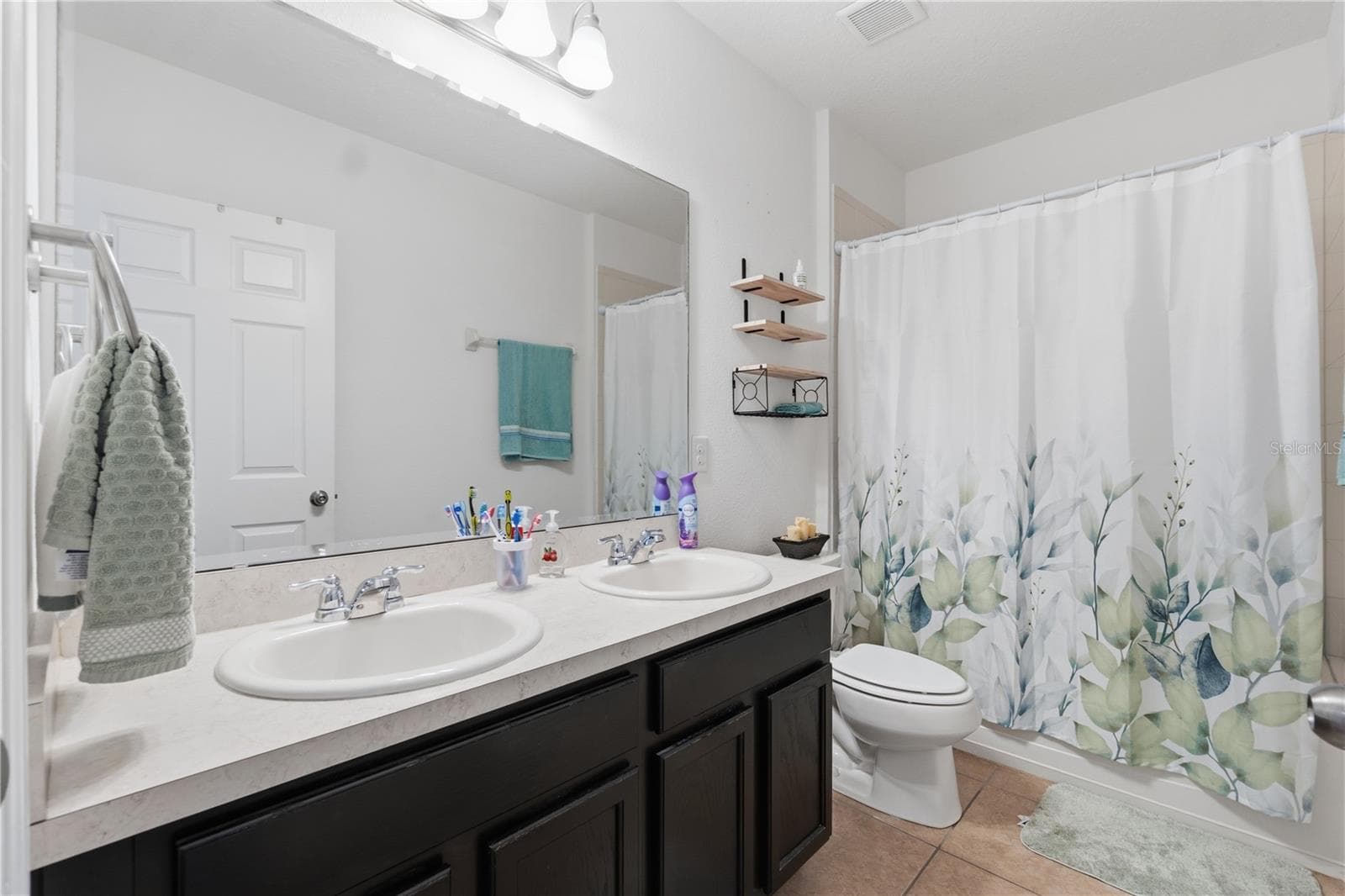Single Family Residence at 272 SPARROW HAWK DR, GROVELAND, photo 9 of 35