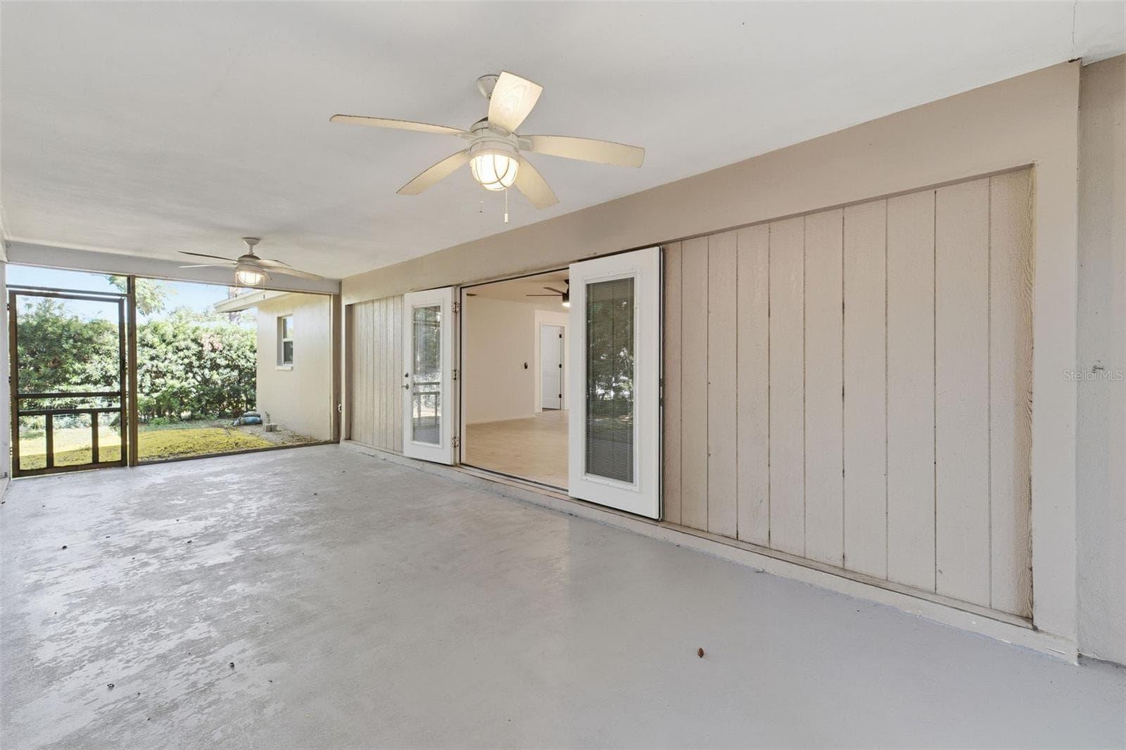 Lanai - 998 DUMONT DR, DUNEDIN