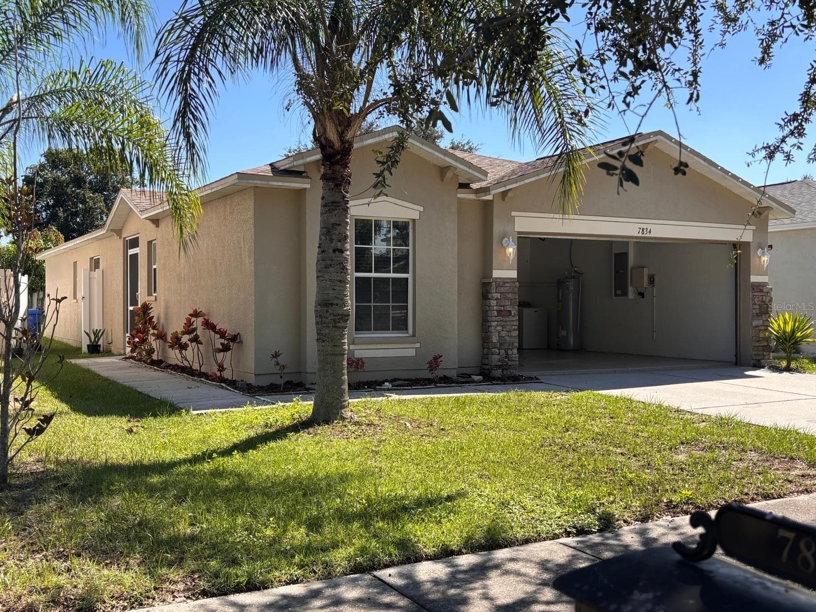 Single Family Residence at 7834 CARRIAGE POINTE DR, GIBSONTON, photo 7 of 18