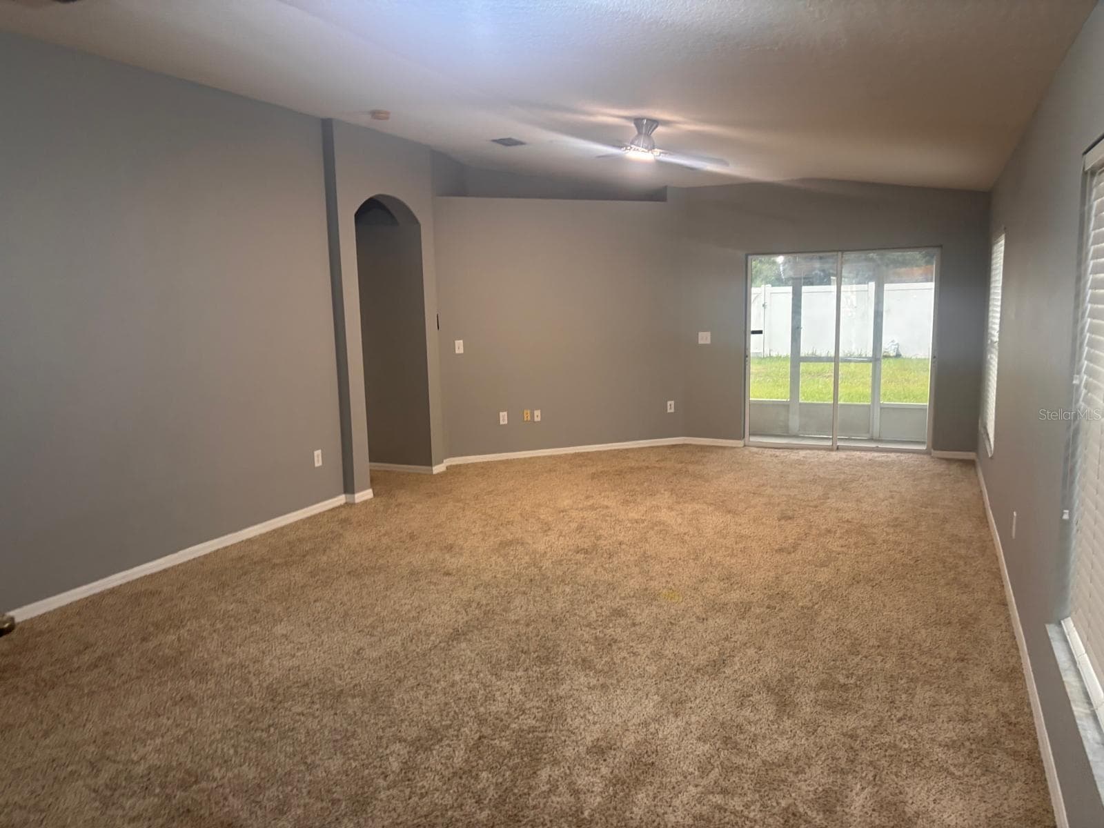 Living room - 7834 CARRIAGE POINTE DR, GIBSONTON