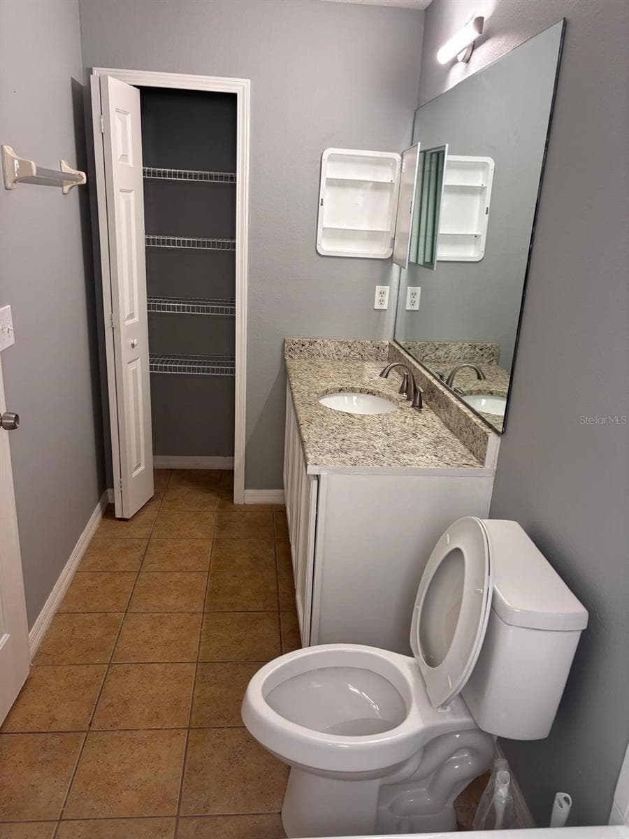 Main bathroom - 7834 CARRIAGE POINTE DR, GIBSONTON