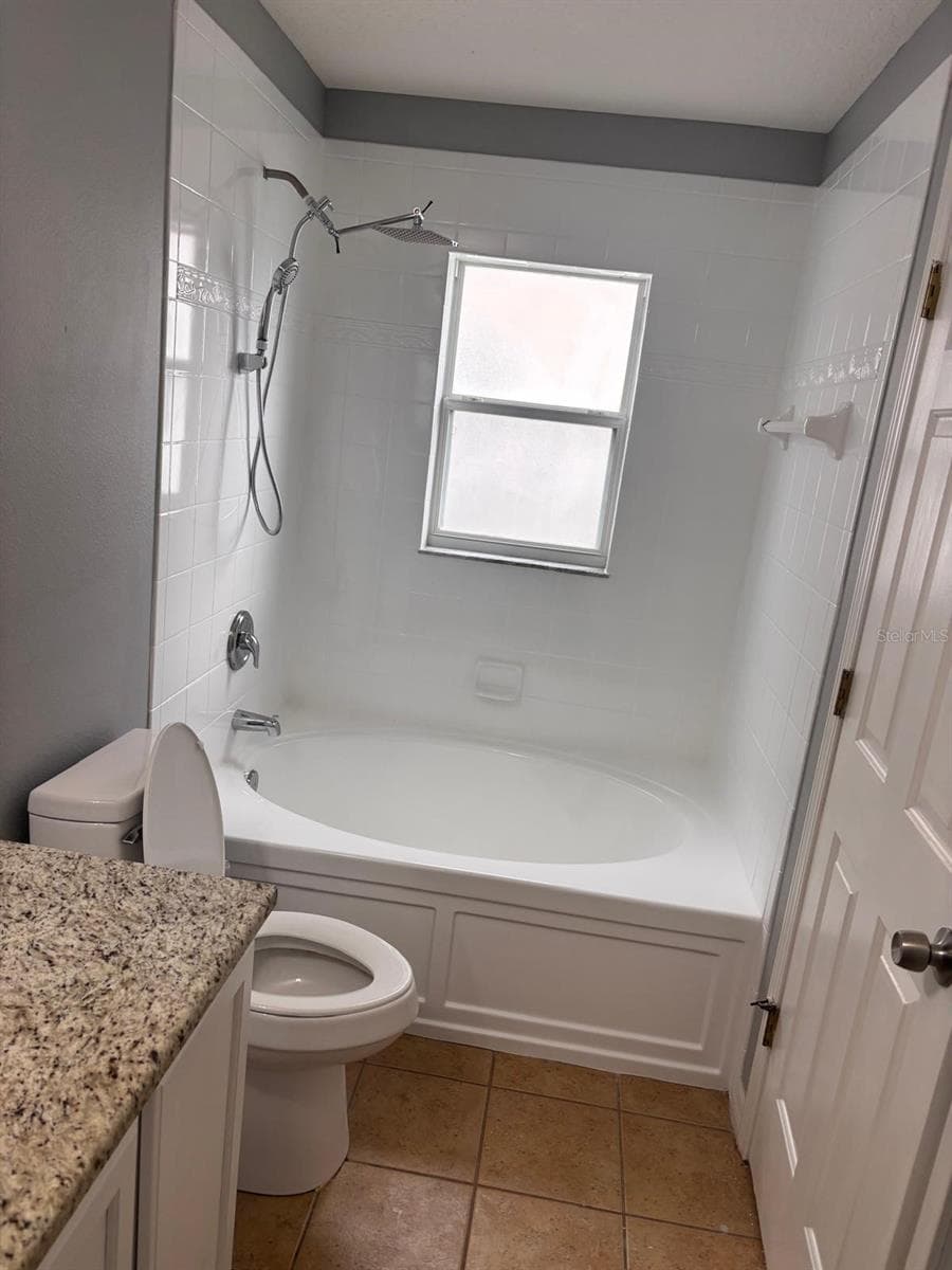 Main bathroom shower - 7834 CARRIAGE POINTE DR, GIBSONTON