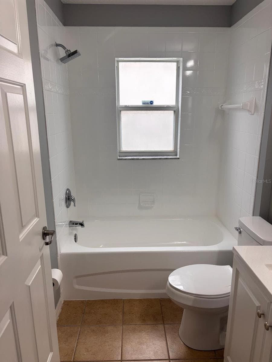 Bathroom 2 - 7834 CARRIAGE POINTE DR, GIBSONTON