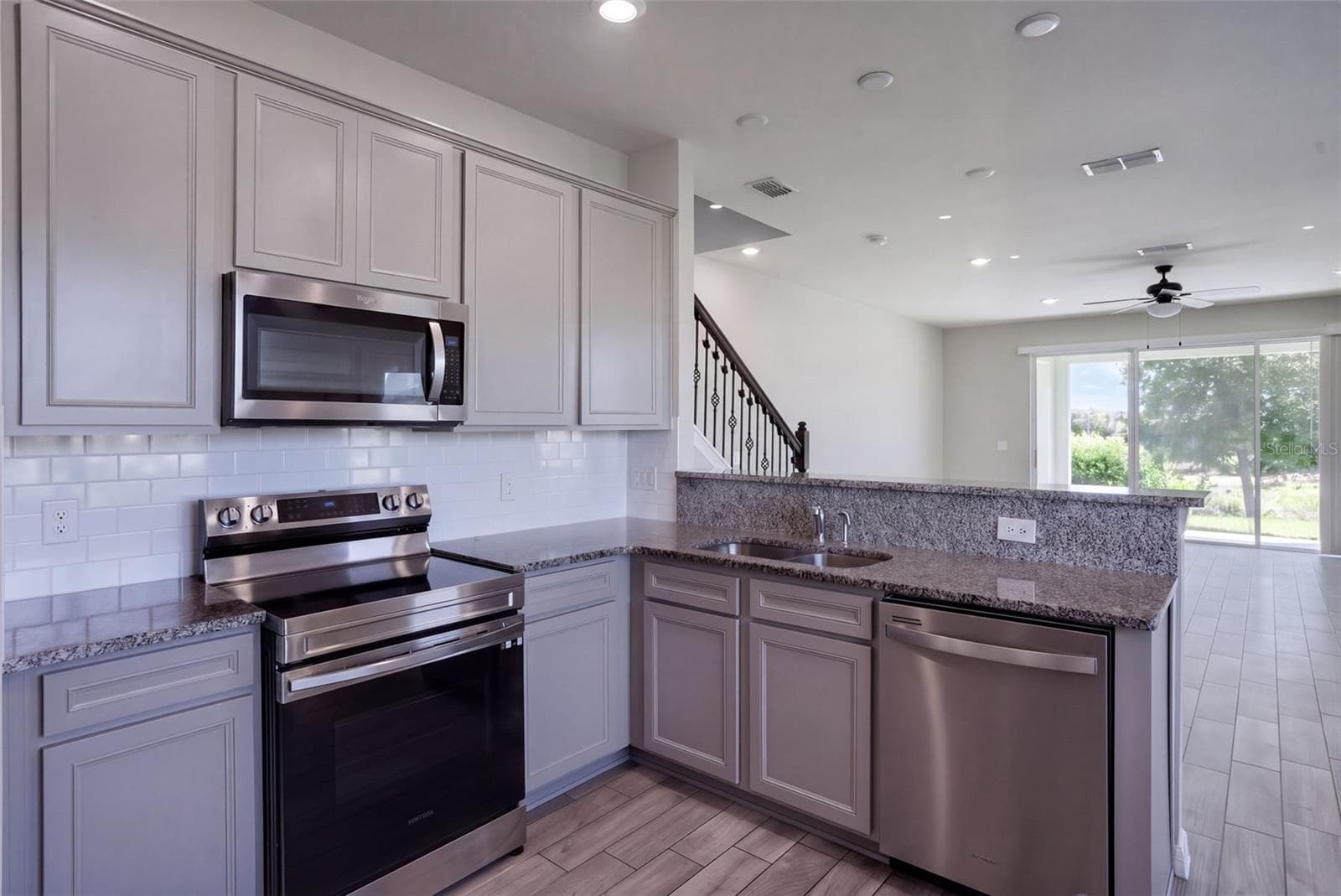 Townhouse at 3768 PLAINVIEW DR, ORLANDO, photo 10 of 30