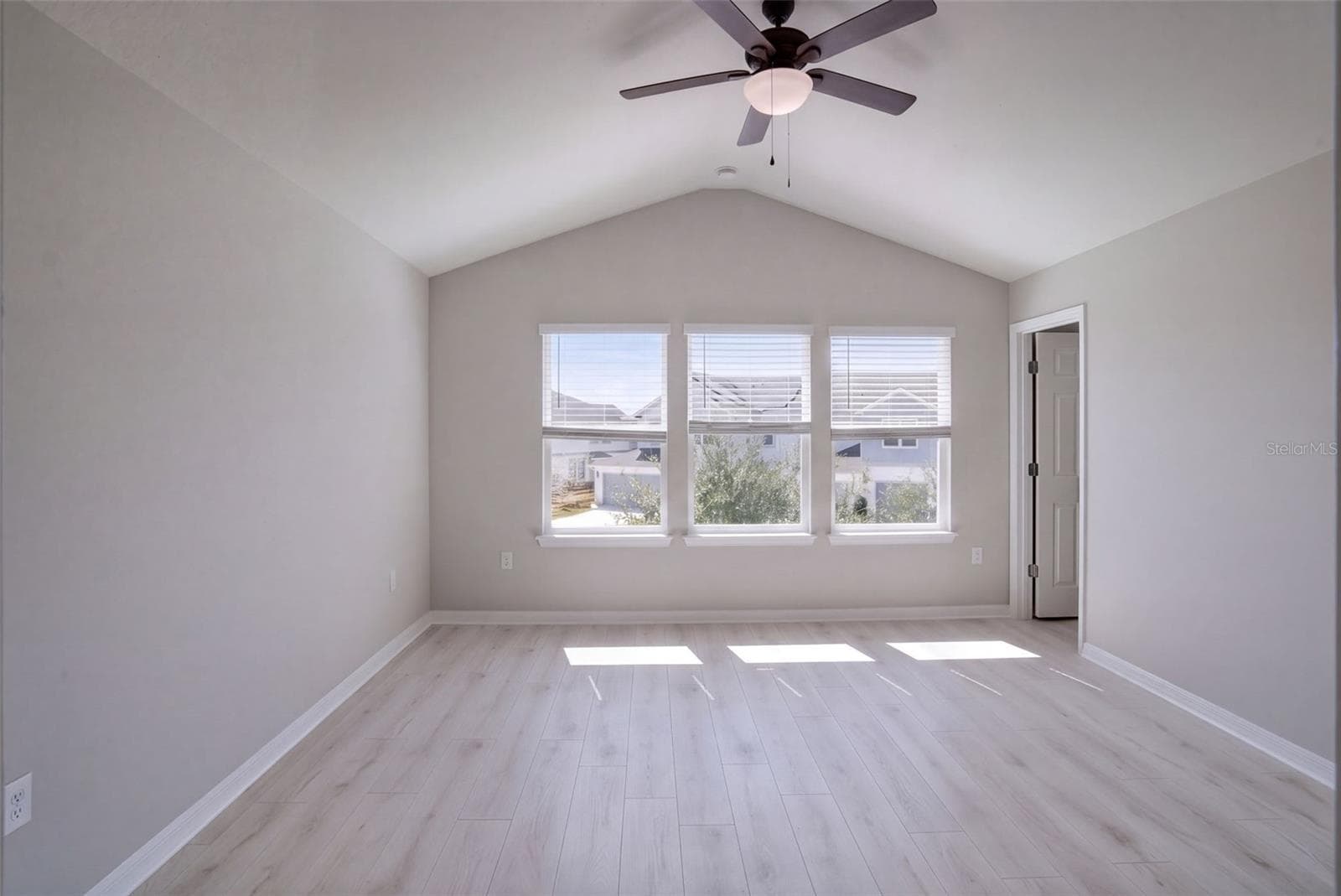 Townhouse at 3768 PLAINVIEW DR, ORLANDO, photo 12 of 30