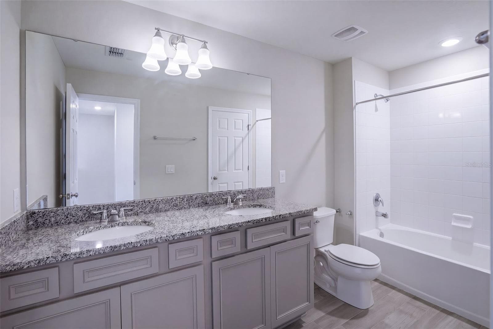 Townhouse at 3768 PLAINVIEW DR, ORLANDO, photo 16 of 30