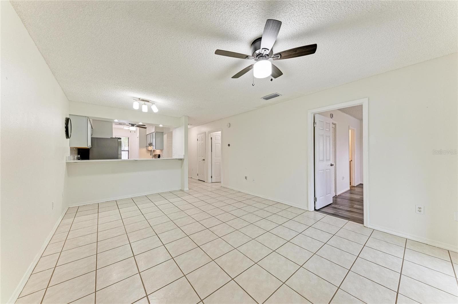 Condominium at 5313 11TH STREET CIR E, BRADENTON, photo 13 of 47
