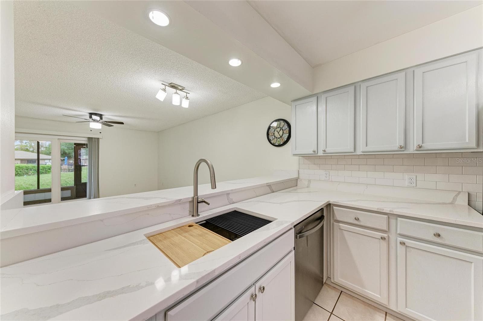 Condominium at 5313 11TH STREET CIR E, BRADENTON, photo 17 of 47