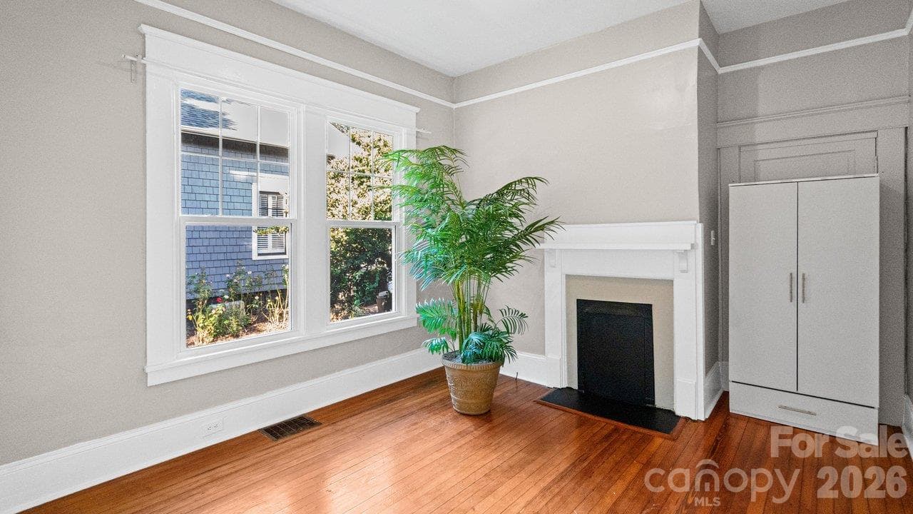 Single Family Residence at 605 Oakland Avenue, Charlotte, photo 16 of 24