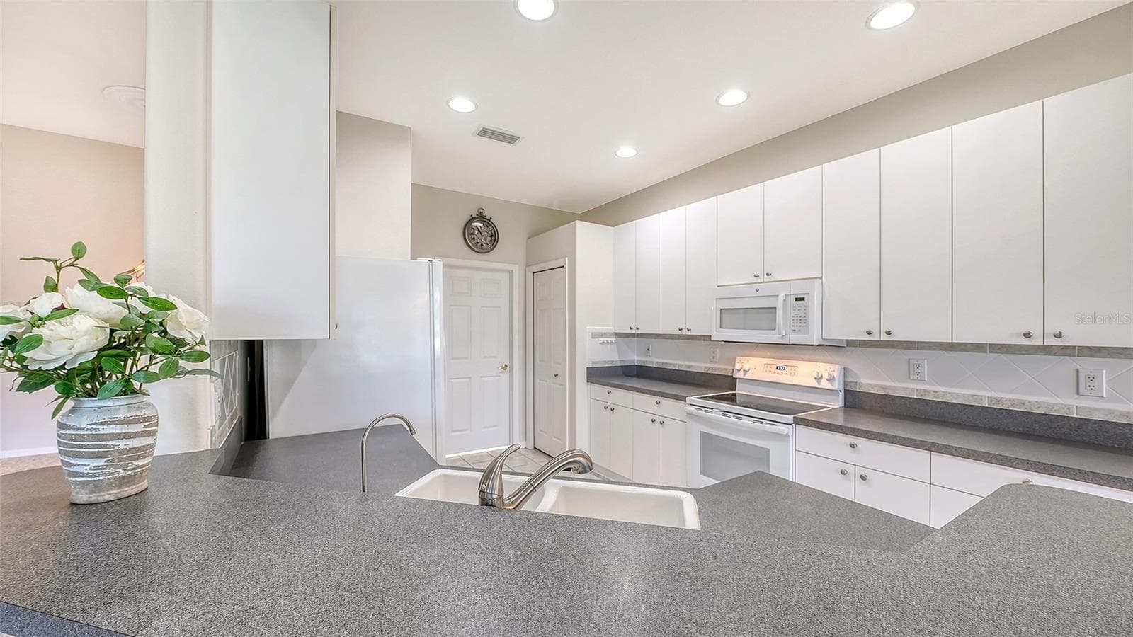 Single Family Residence at 750 BACK NINE DR, VENICE, photo 10 of 44