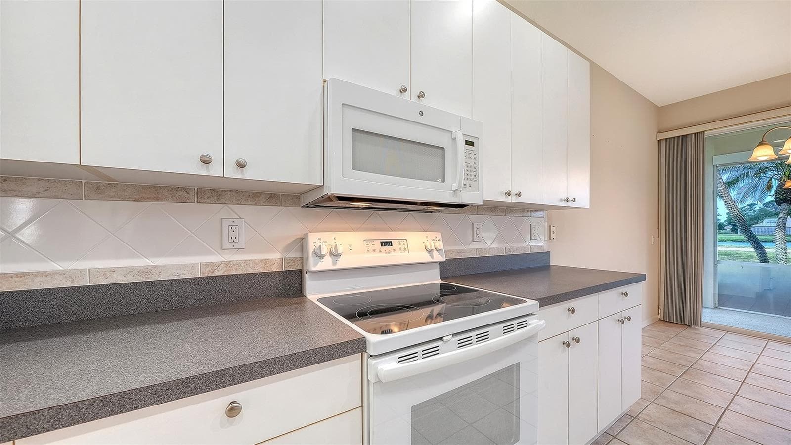 Single Family Residence at 750 BACK NINE DR, VENICE, photo 12 of 44