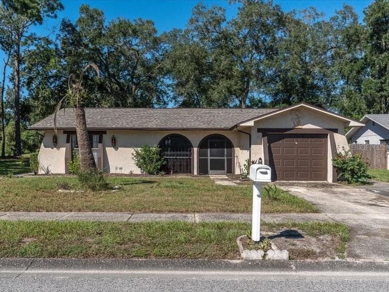 12805 PECAN TREE DR