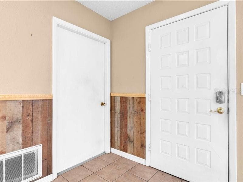 Single Family Residence at 12805 PECAN TREE DR, HUDSON, photo 3 of 40