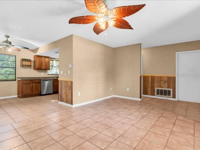 Single Family Residence at 12805 PECAN TREE DR, HUDSON, photo 7 of 40