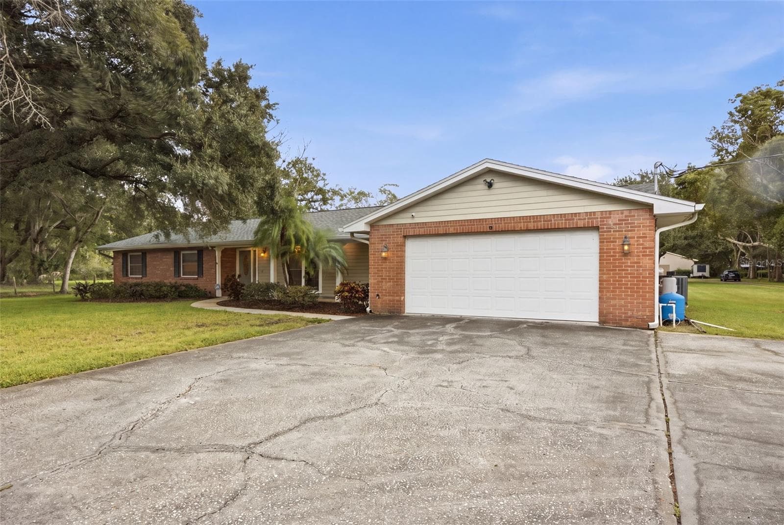 Single Family Residence at 17501 LAKESHORE RD, LUTZ, photo 4 of 76