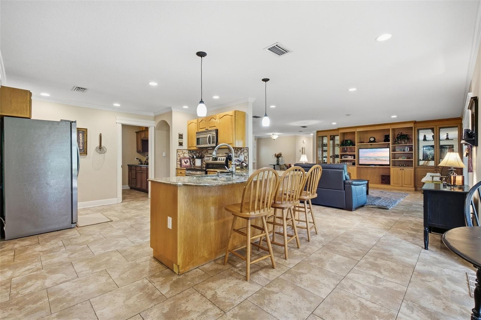 Single Family Residence at 17501 LAKESHORE RD, LUTZ, photo 18 of 76