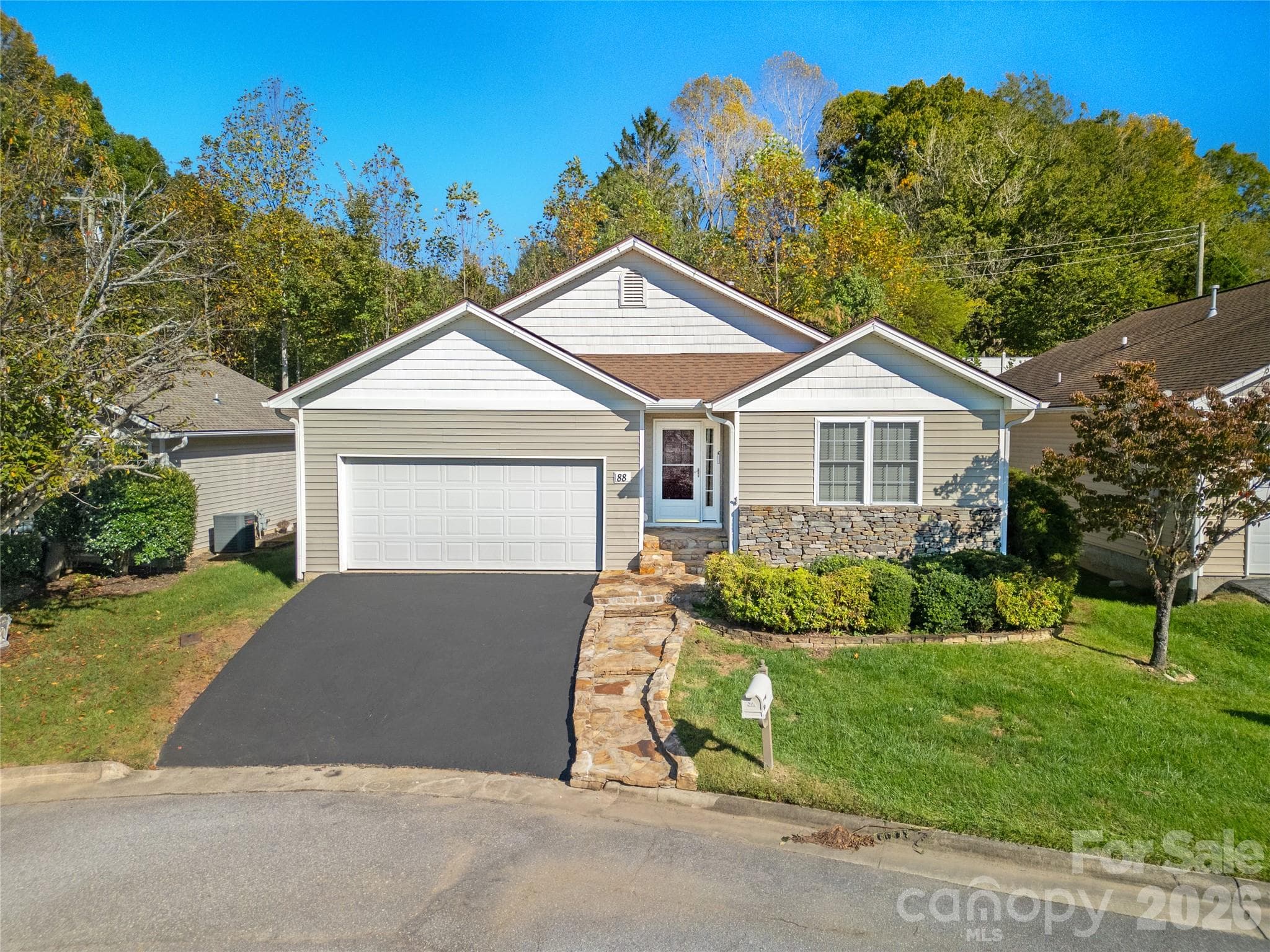 88 E Danbury Lane