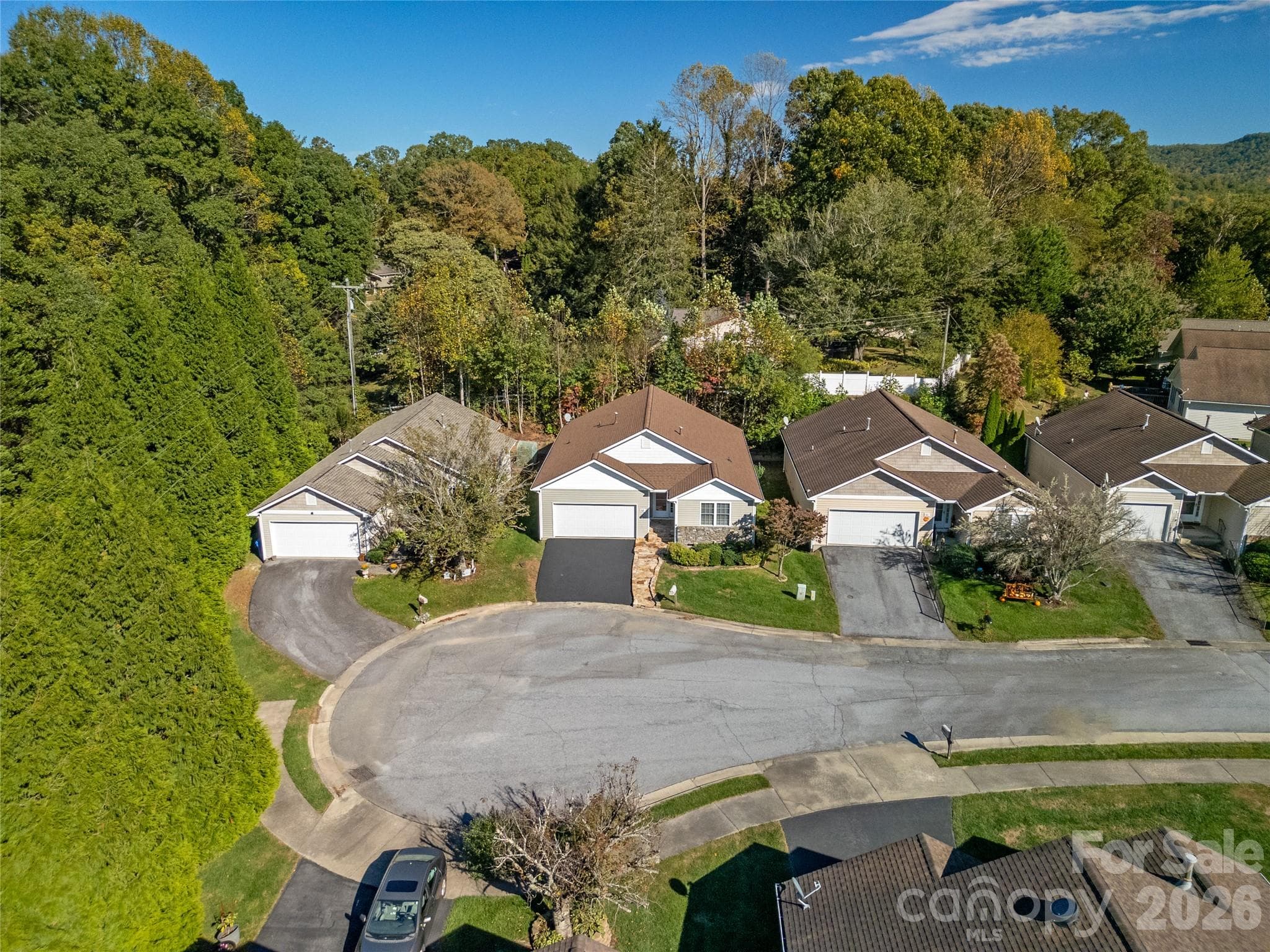 Single Family Residence at 88 E Danbury Lane, Brevard, photo 7 of 48