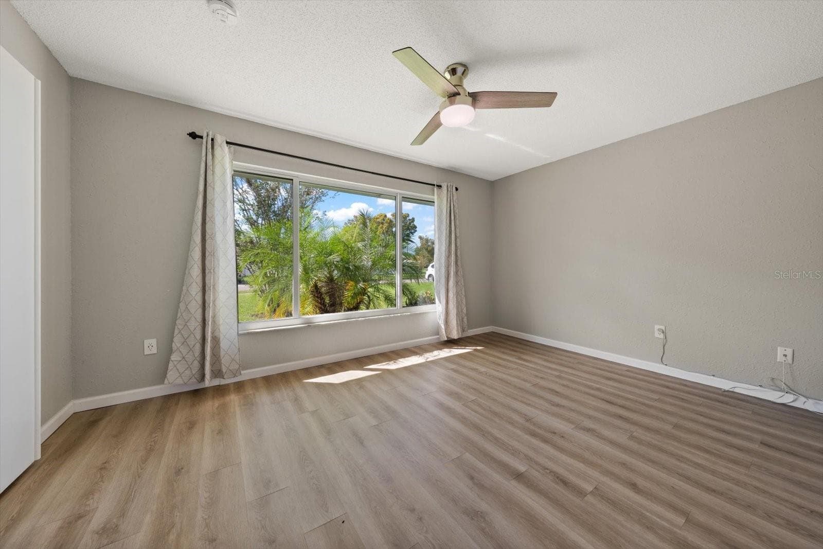 Single Family Residence at 15009 NATUREWALK DR, TAMPA, photo 11 of 41