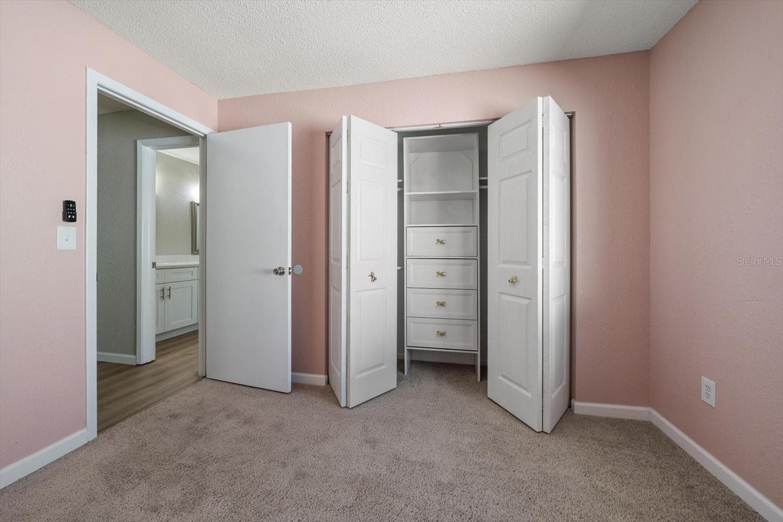 Single Family Residence at 15009 NATUREWALK DR, TAMPA, photo 17 of 41