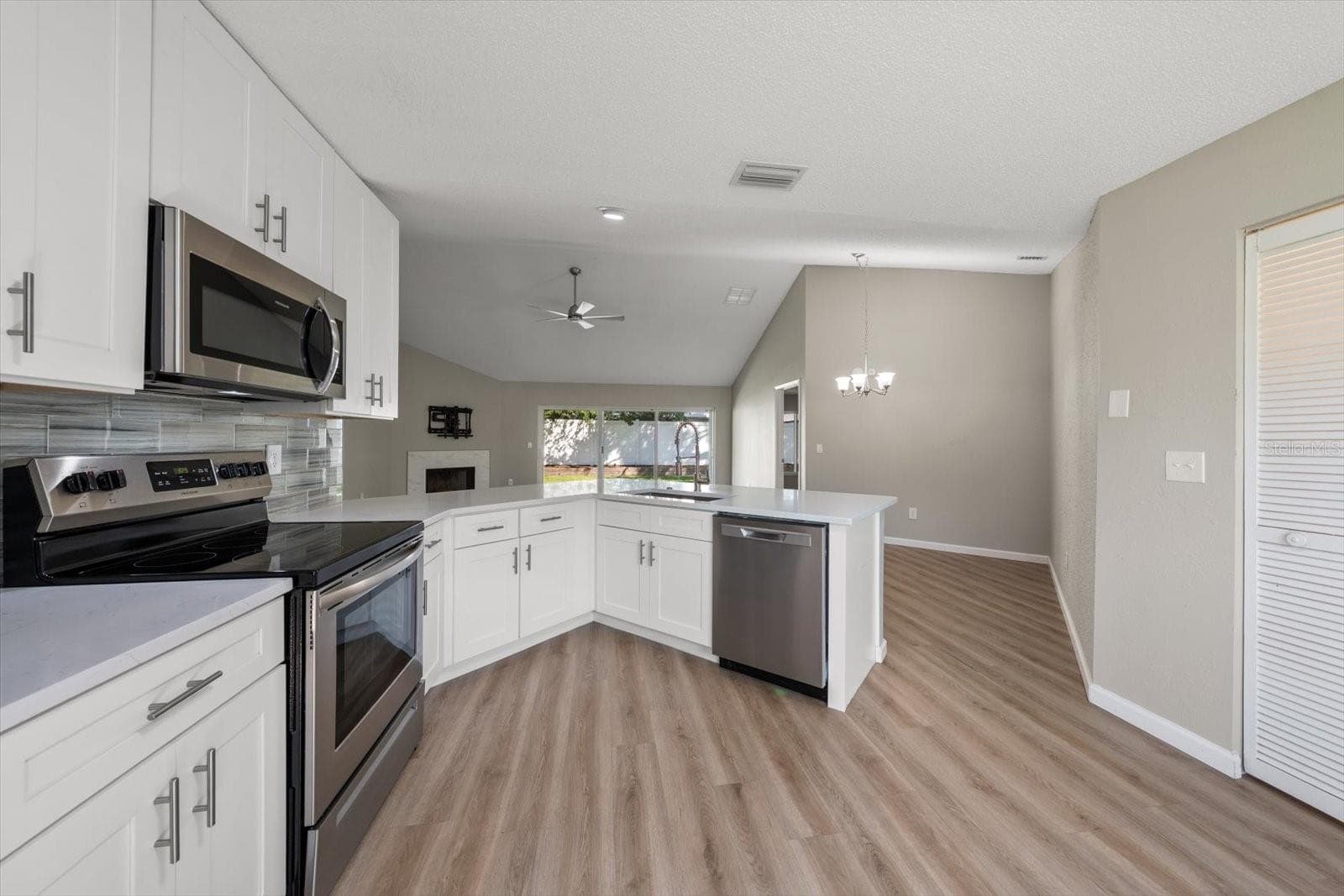 Single Family Residence at 15009 NATUREWALK DR, TAMPA, photo 26 of 41