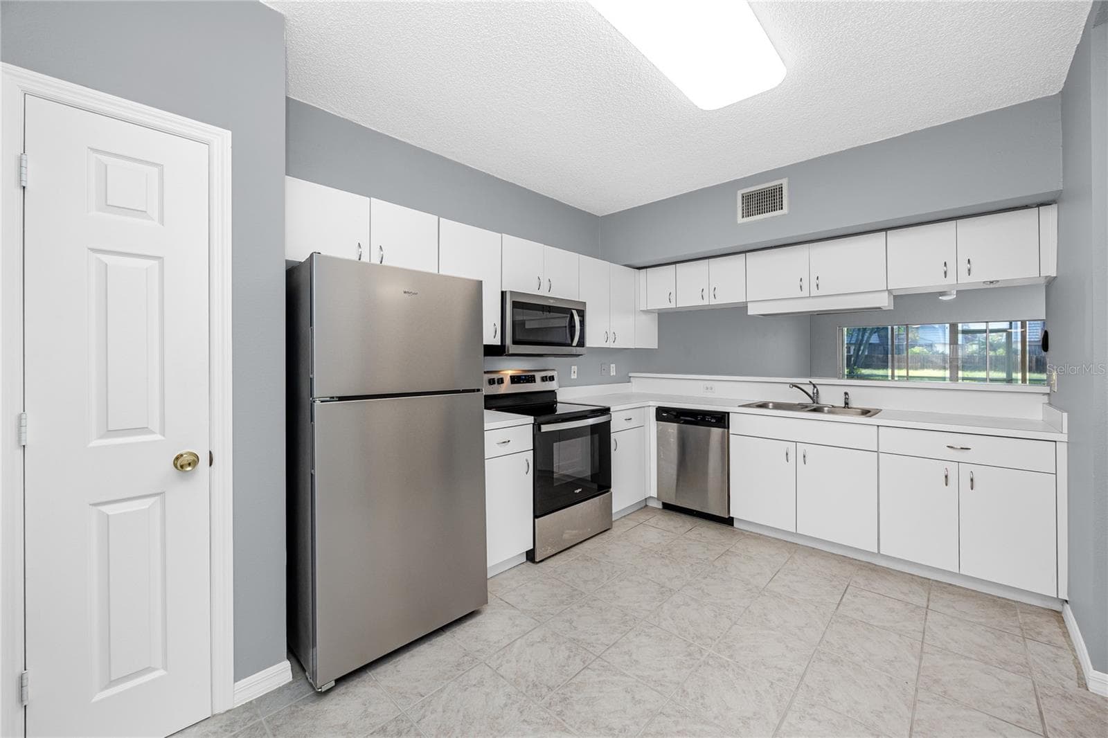 Condominium at 14460 MARINA WAY #11, SEMINOLE, photo 7 of 61